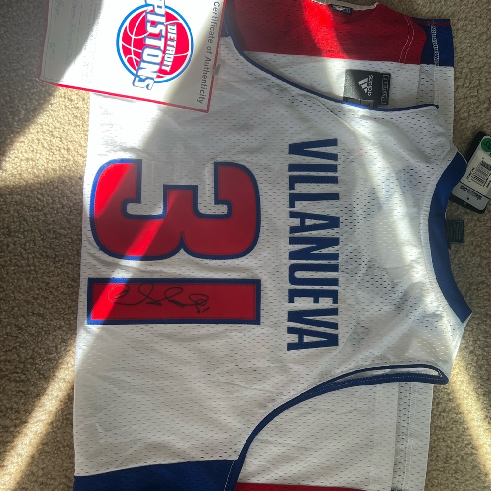 Signed NBA Jersey Pistons Villanueva #31